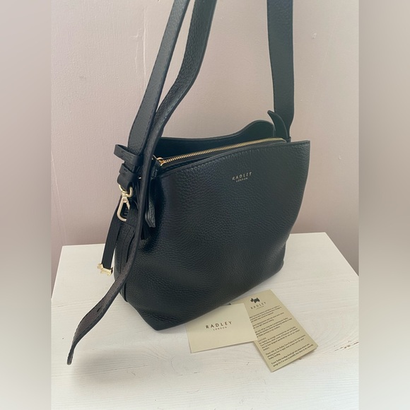 Radley London Dukes Place Medium Pebble Leather Compartment
Crossbody - Picture 6 of 8